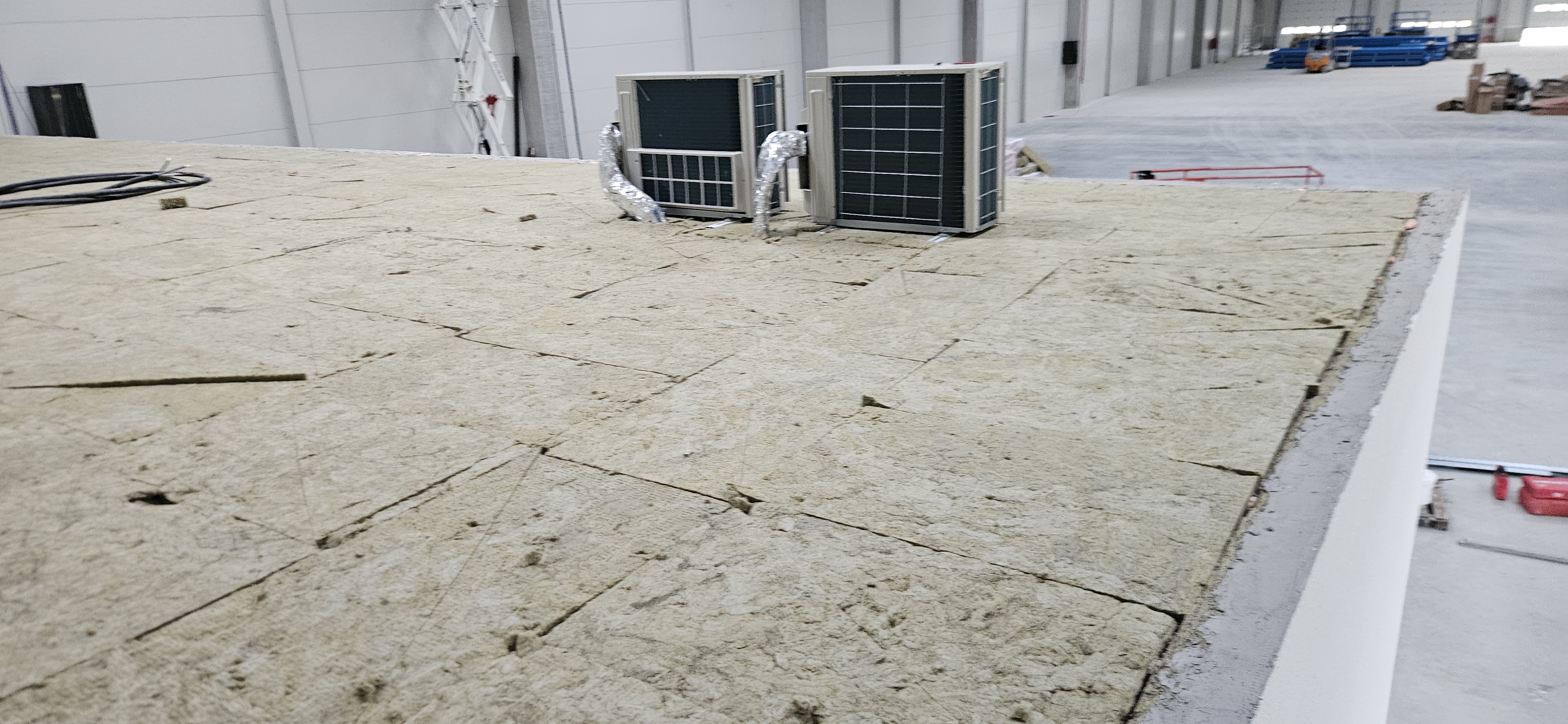 Raktárcsarnok Tatabánya