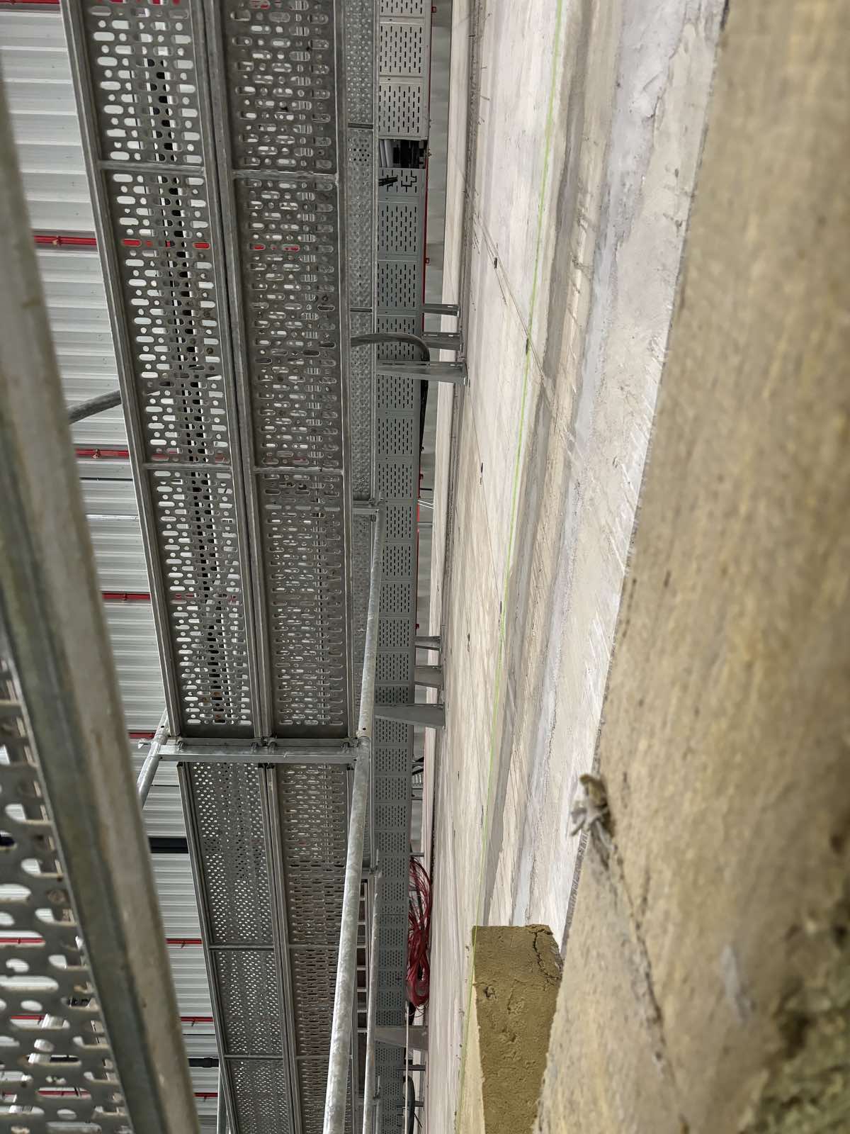 Raktárcsarnok Tatabánya