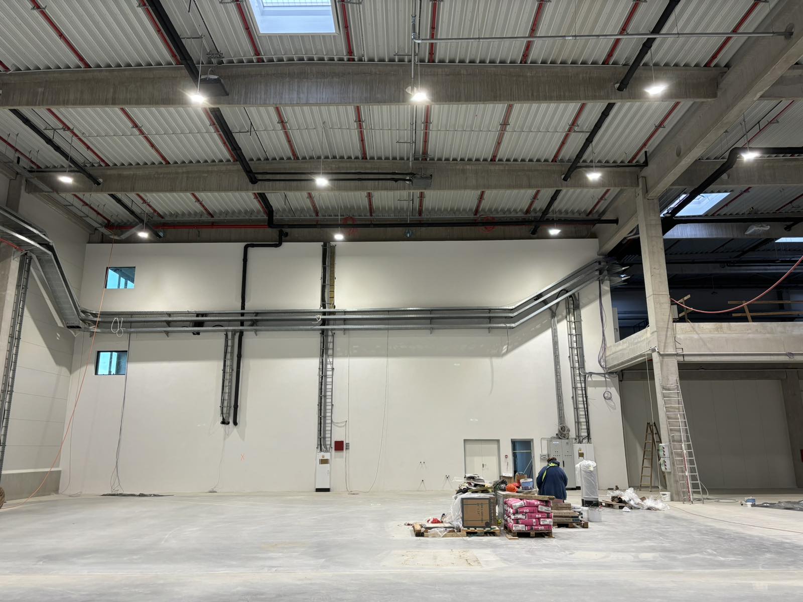 Raktárcsarnok Tatabánya