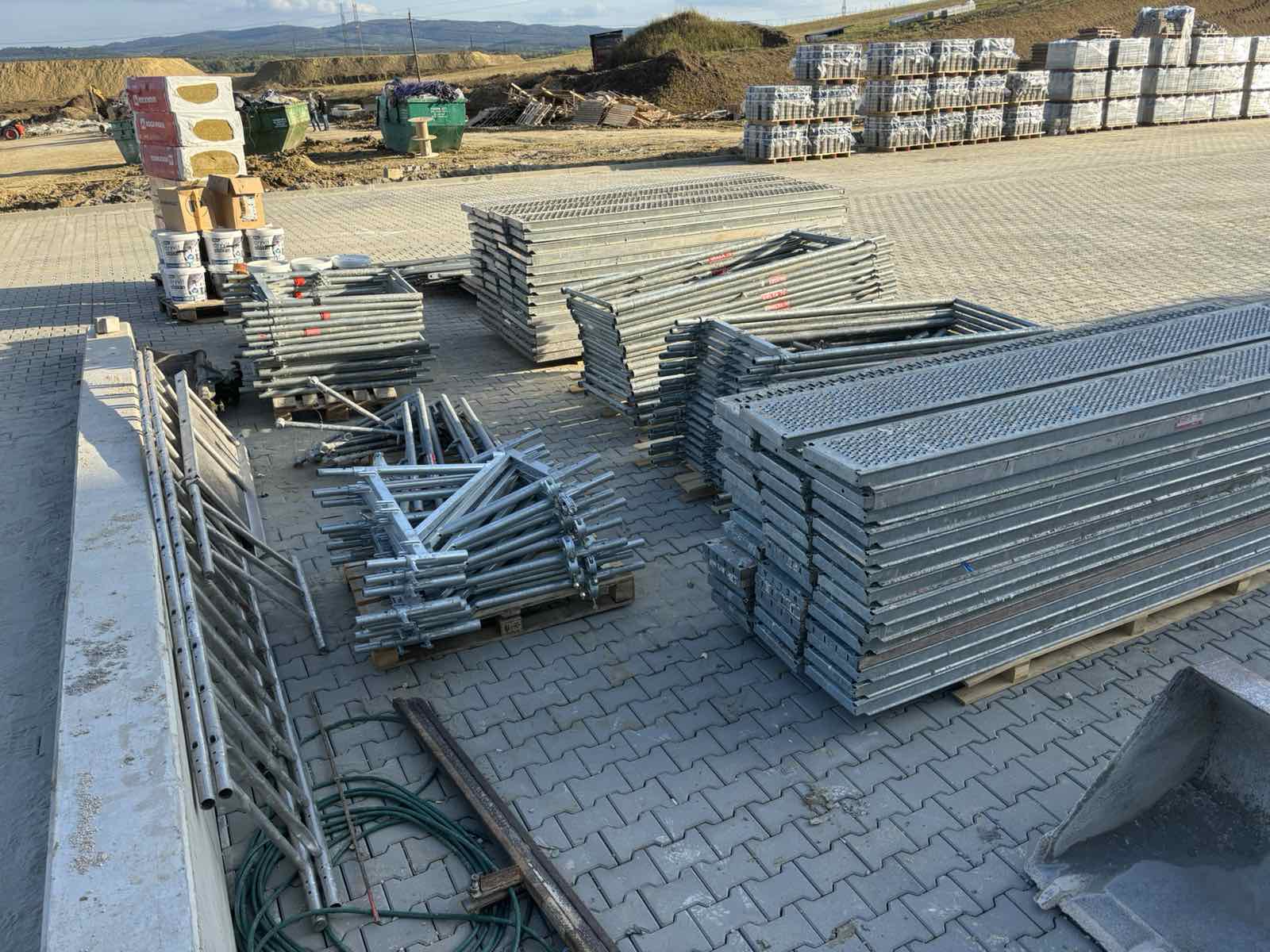 Raktárcsarnok Tatabánya